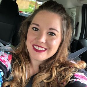 Meet your Posher, Elizabeth